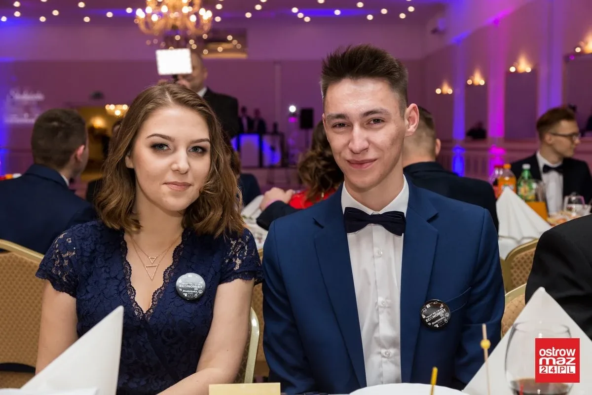 Studniówka ZS nr 2 w Ostrowi Mazowieckiej (zdjęcia, wideo)