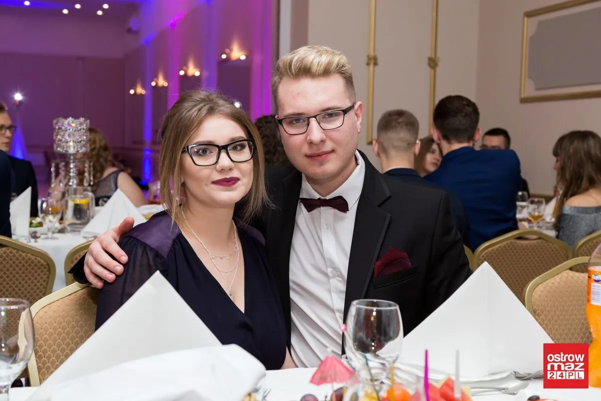 Studniówka ZS nr 2 w Ostrowi Mazowieckiej (zdjęcia, wideo)