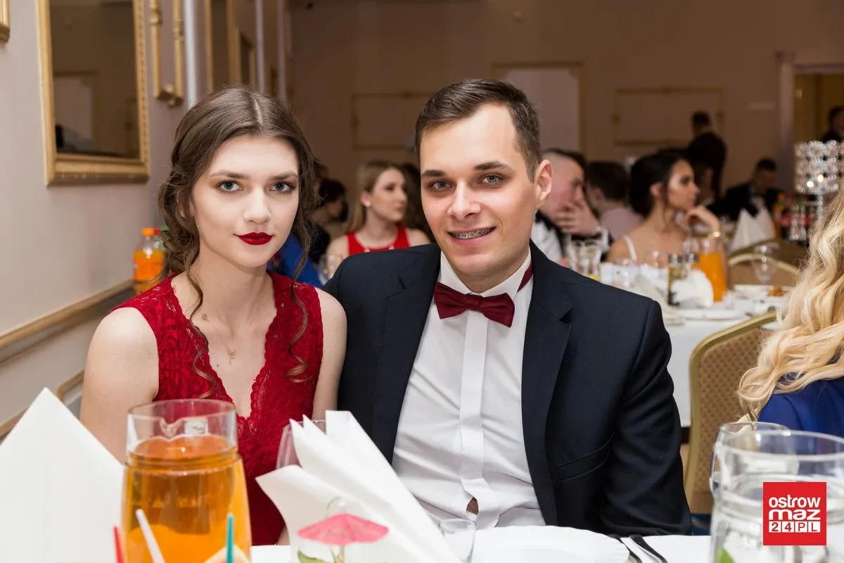 Studniówka ZS nr 2 w Ostrowi Mazowieckiej (zdjęcia, wideo)