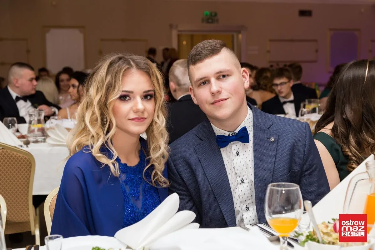 Studniówka ZS nr 2 w Ostrowi Mazowieckiej (zdjęcia, wideo)