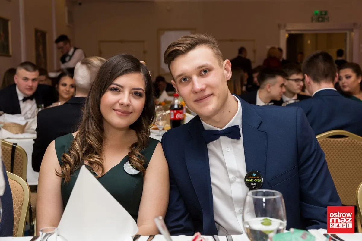 Studniówka ZS nr 2 w Ostrowi Mazowieckiej (zdjęcia, wideo)