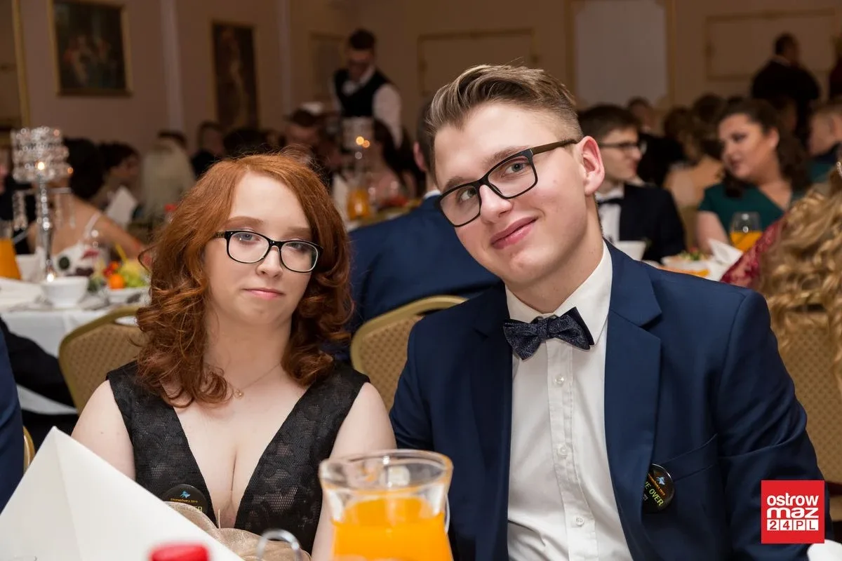 Studniówka ZS nr 2 w Ostrowi Mazowieckiej (zdjęcia, wideo)
