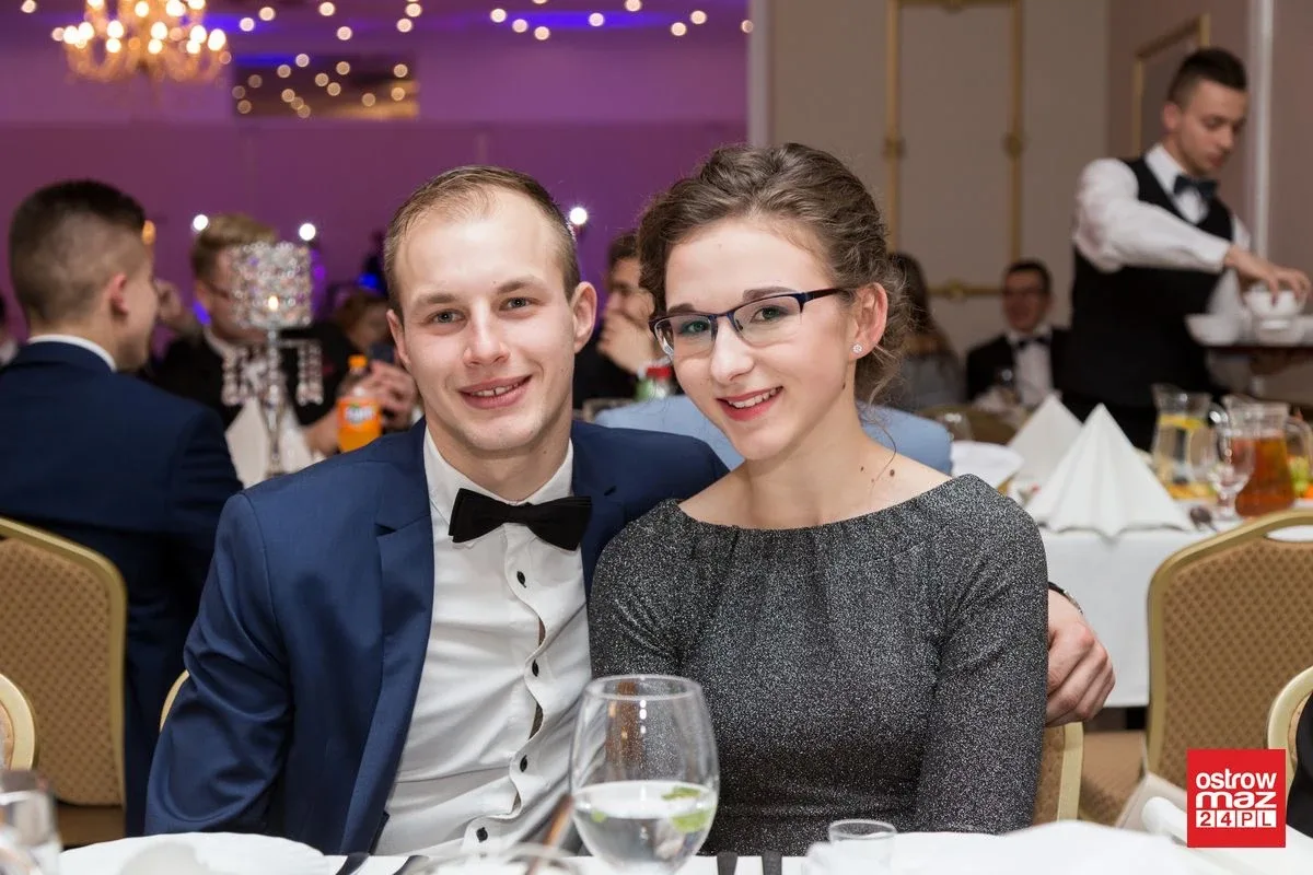 Studniówka ZS nr 2 w Ostrowi Mazowieckiej (zdjęcia, wideo)
