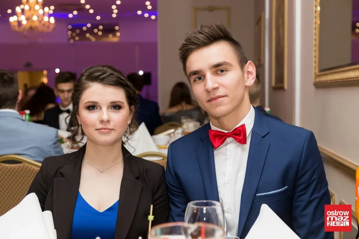 Studniówka ZS nr 2 w Ostrowi Mazowieckiej (zdjęcia, wideo)