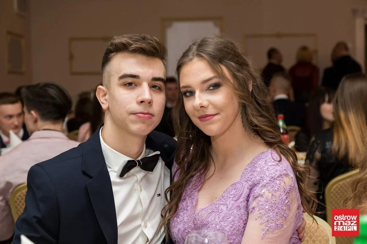Studniówka ZS nr 2 w Ostrowi Mazowieckiej (zdjęcia, wideo)