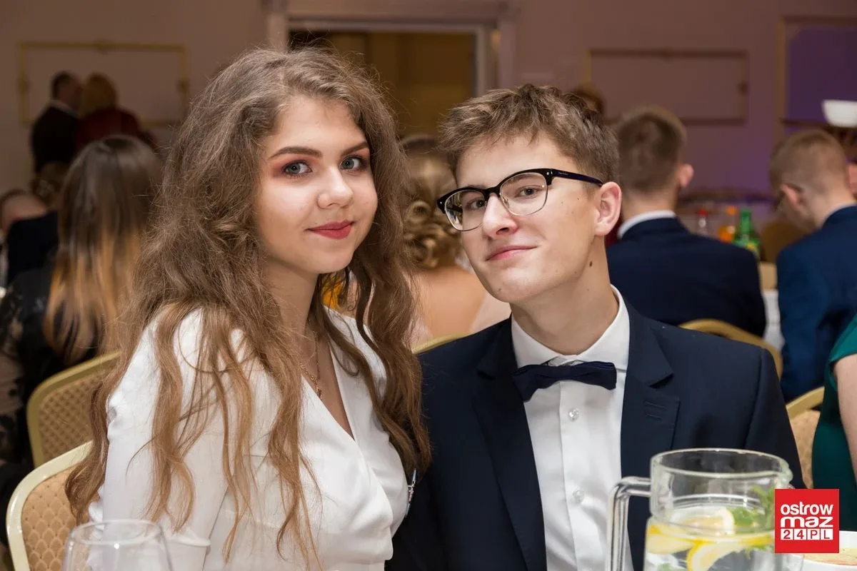Studniówka ZS nr 2 w Ostrowi Mazowieckiej (zdjęcia, wideo)