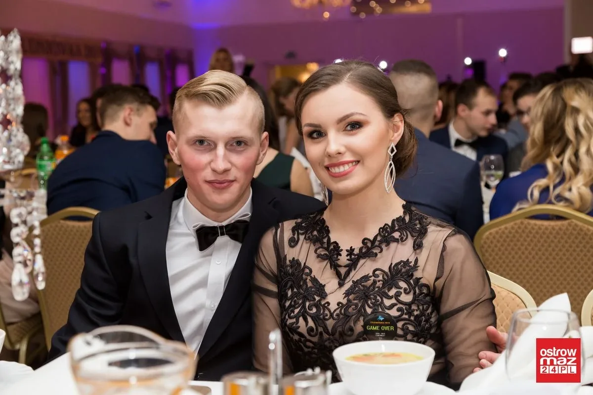 Studniówka ZS nr 2 w Ostrowi Mazowieckiej (zdjęcia, wideo)