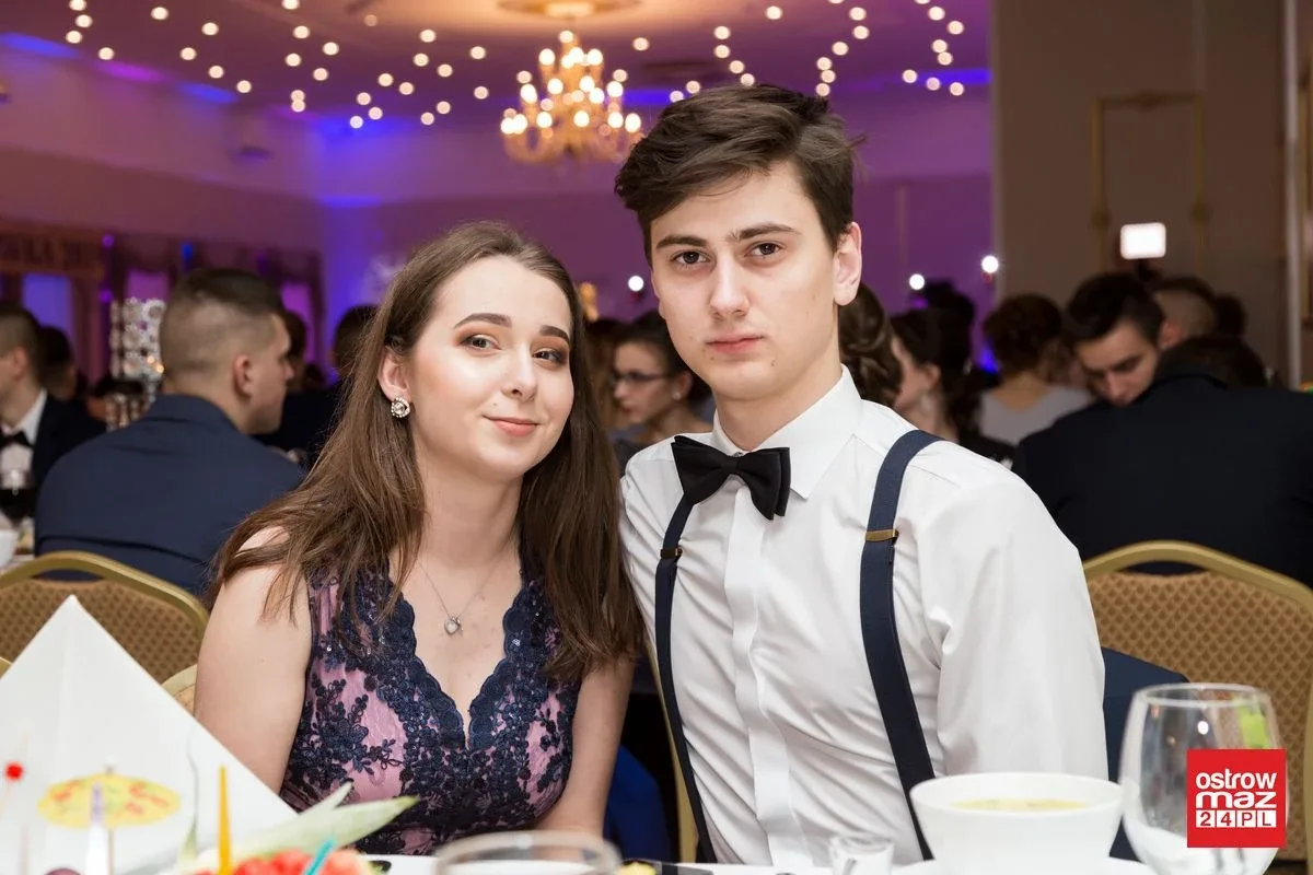 Studniówka ZS nr 2 w Ostrowi Mazowieckiej (zdjęcia, wideo)