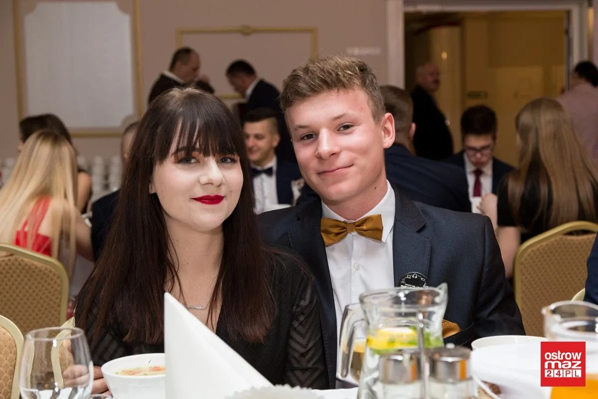 Studniówka ZS nr 2 w Ostrowi Mazowieckiej (zdjęcia, wideo)