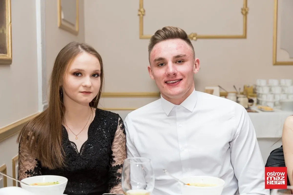 Studniówka ZS nr 2 w Ostrowi Mazowieckiej (zdjęcia, wideo)