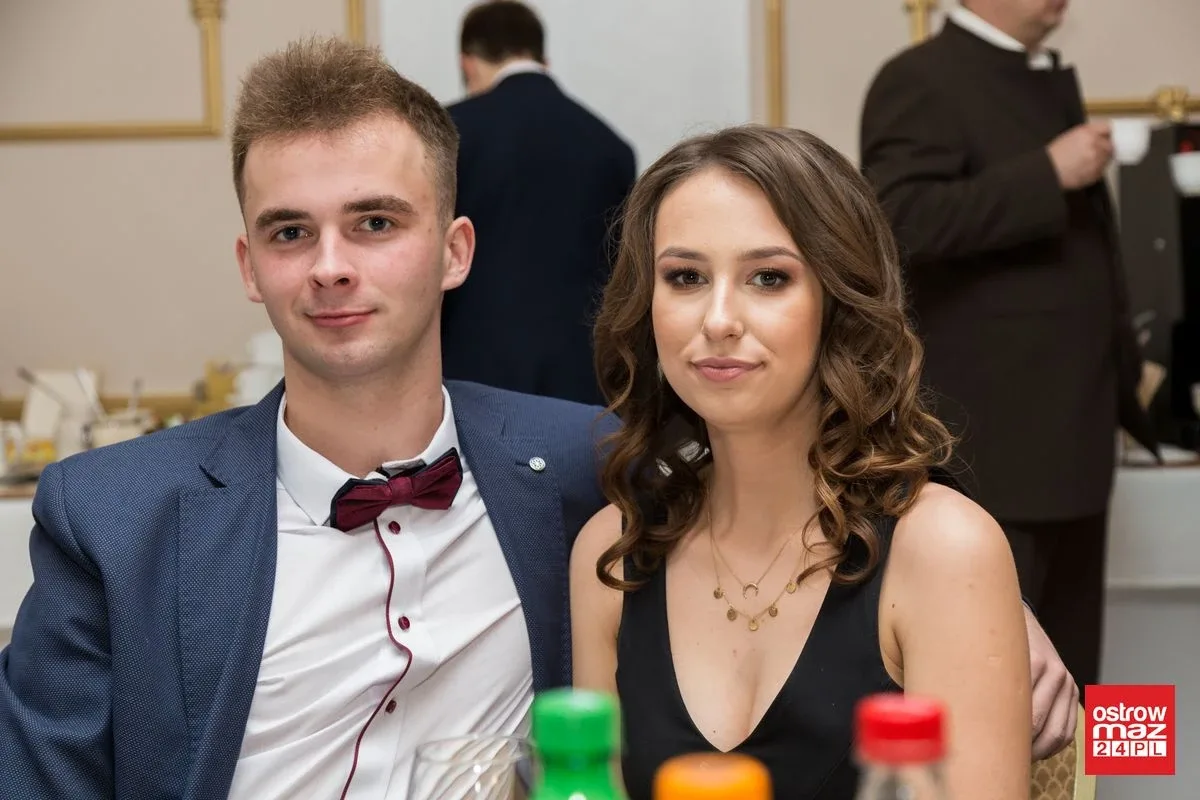 Studniówka ZS nr 2 w Ostrowi Mazowieckiej (zdjęcia, wideo)