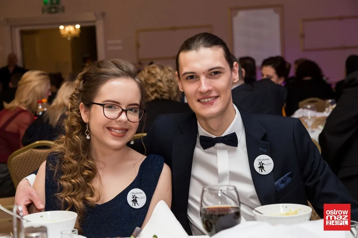Studniówka ZS nr 2 w Ostrowi Mazowieckiej (zdjęcia, wideo)