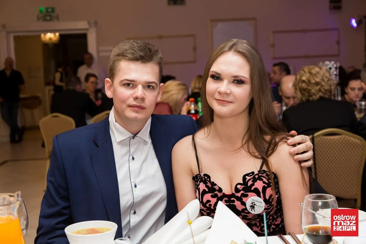 Studniówka ZS nr 2 w Ostrowi Mazowieckiej (zdjęcia, wideo)