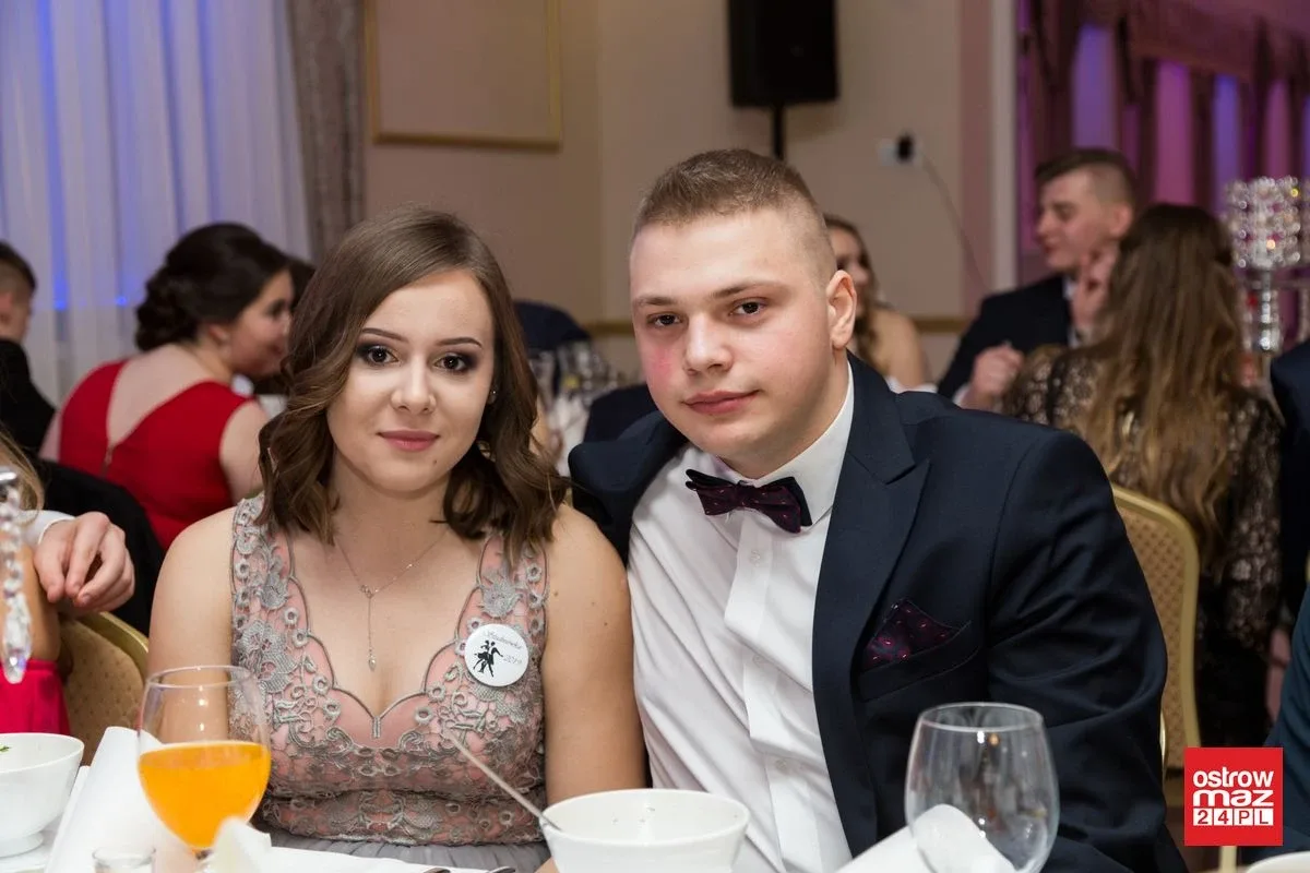 Studniówka ZS nr 2 w Ostrowi Mazowieckiej (zdjęcia, wideo)