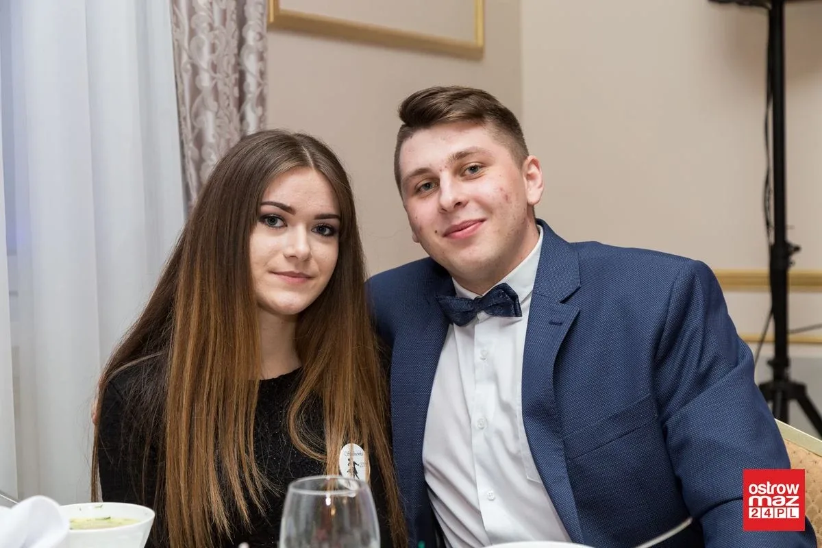 Studniówka ZS nr 2 w Ostrowi Mazowieckiej (zdjęcia, wideo)