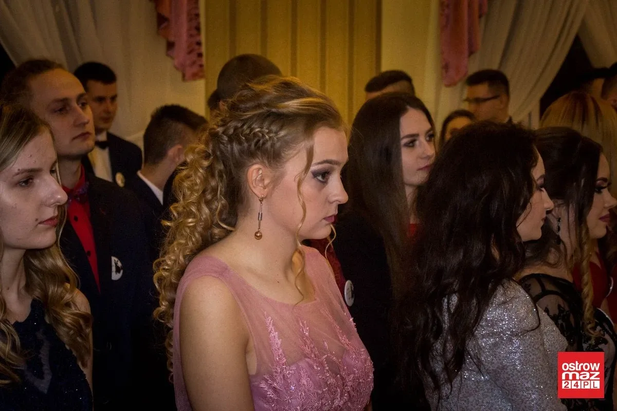 Studniówka ZS CKR w Starym Lubiejewie (zdjęcia, wideo)