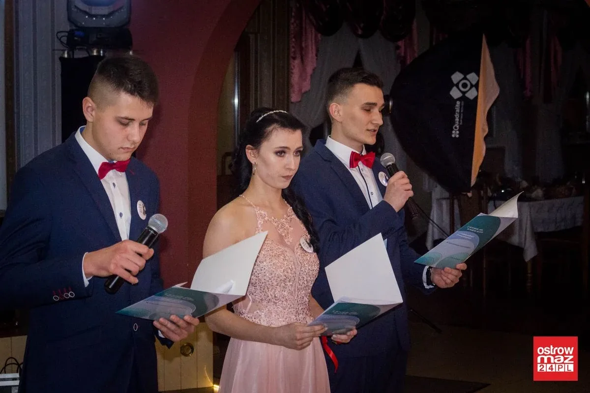 Studniówka ZS CKR w Starym Lubiejewie (zdjęcia, wideo)