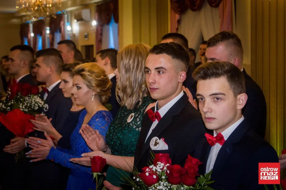 Studniówka ZS CKR w Starym Lubiejewie (zdjęcia, wideo)