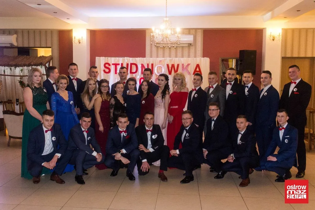 Studniówka ZS CKR w Starym Lubiejewie (zdjęcia, wideo)