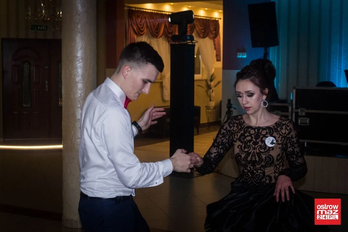 Studniówka ZS CKR w Starym Lubiejewie (zdjęcia, wideo)