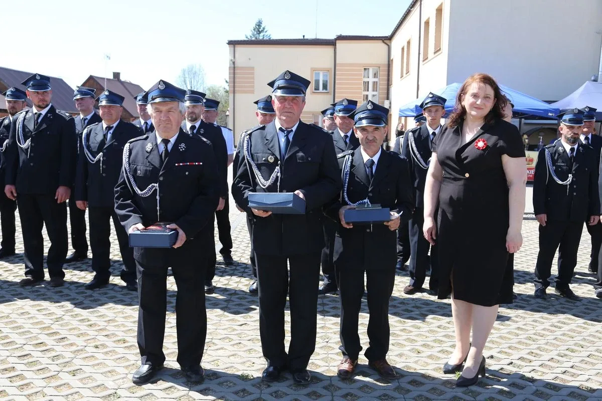 Podwójna uroczystość w Wąsewie: Święto Konstytucji 3 Maja i Dzień Strażaka. Zobaczcie zdjęcia