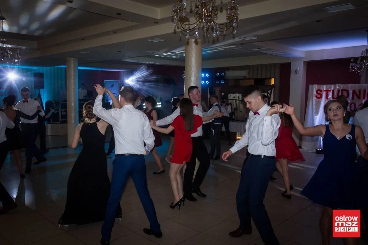 Studniówka ZS CKR w Starym Lubiejewie (zdjęcia, wideo)