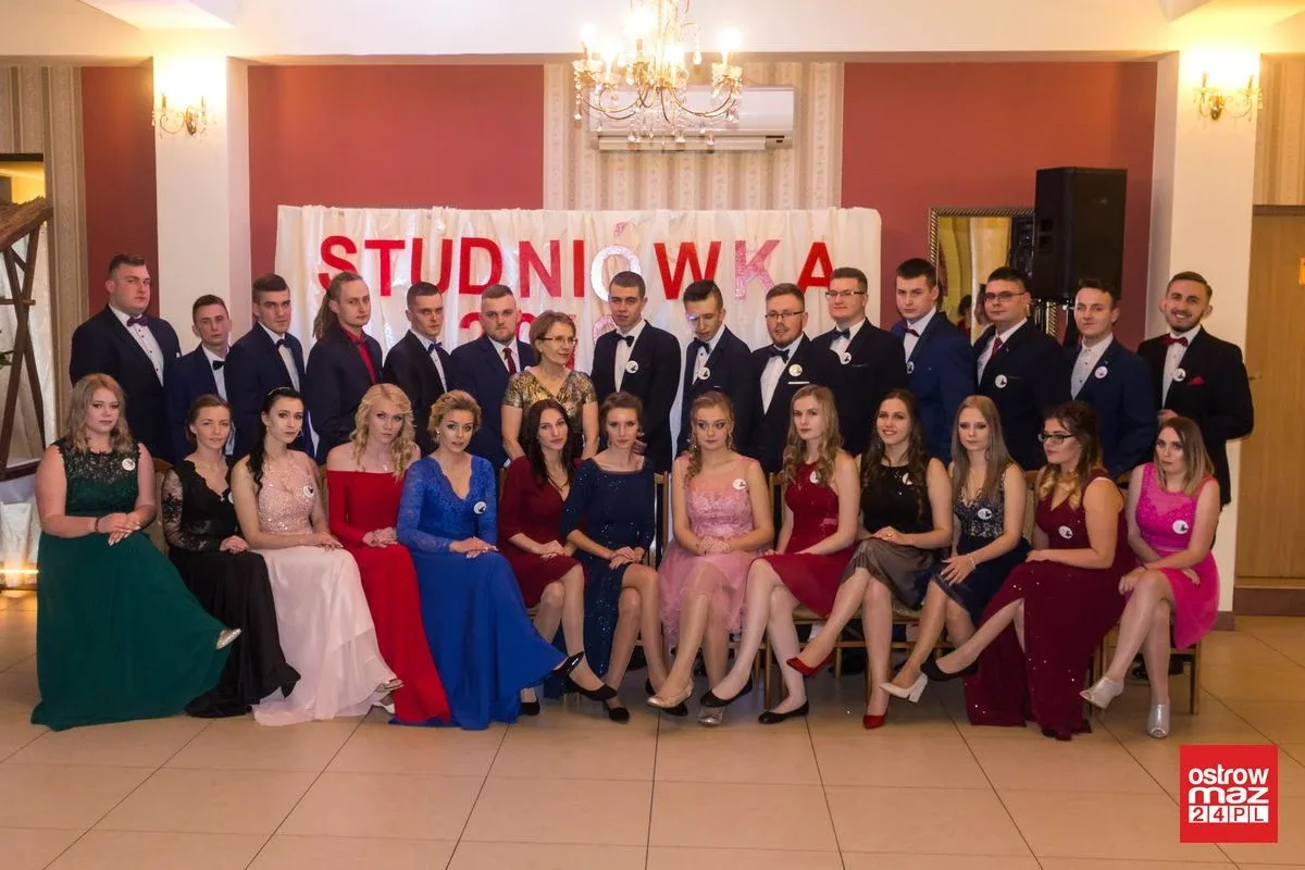 Studniówka ZS CKR w Starym Lubiejewie (zdjęcia, wideo)