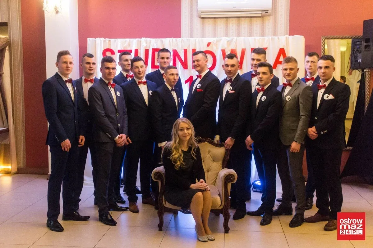 Studniówka ZS CKR w Starym Lubiejewie (zdjęcia, wideo)