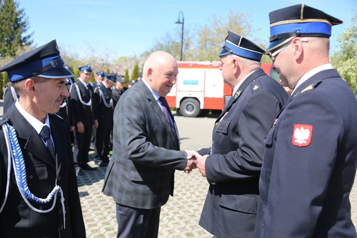 Podwójna uroczystość w Wąsewie: Święto Konstytucji 3 Maja i Dzień Strażaka. Zobaczcie zdjęcia