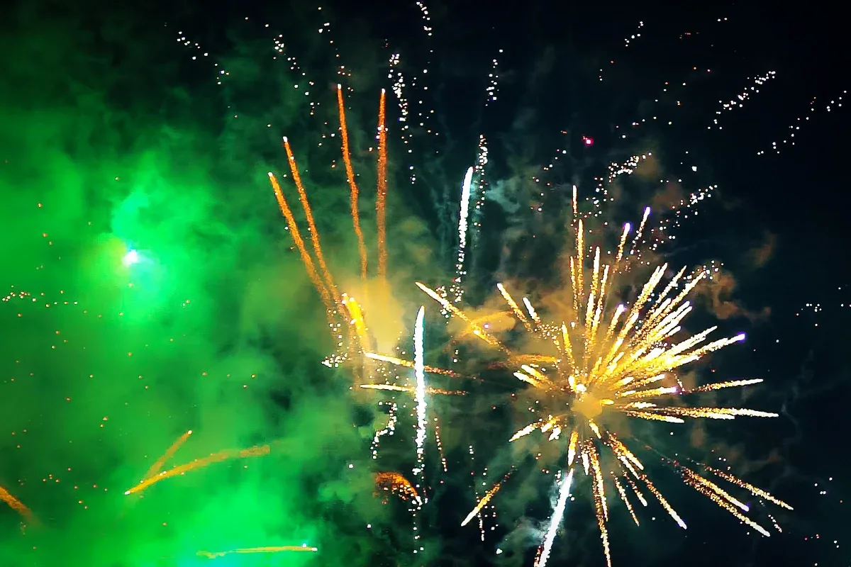 Zobacz pokaz fajerwerków w zwolnionym tempie (zdjęcia, wideo)