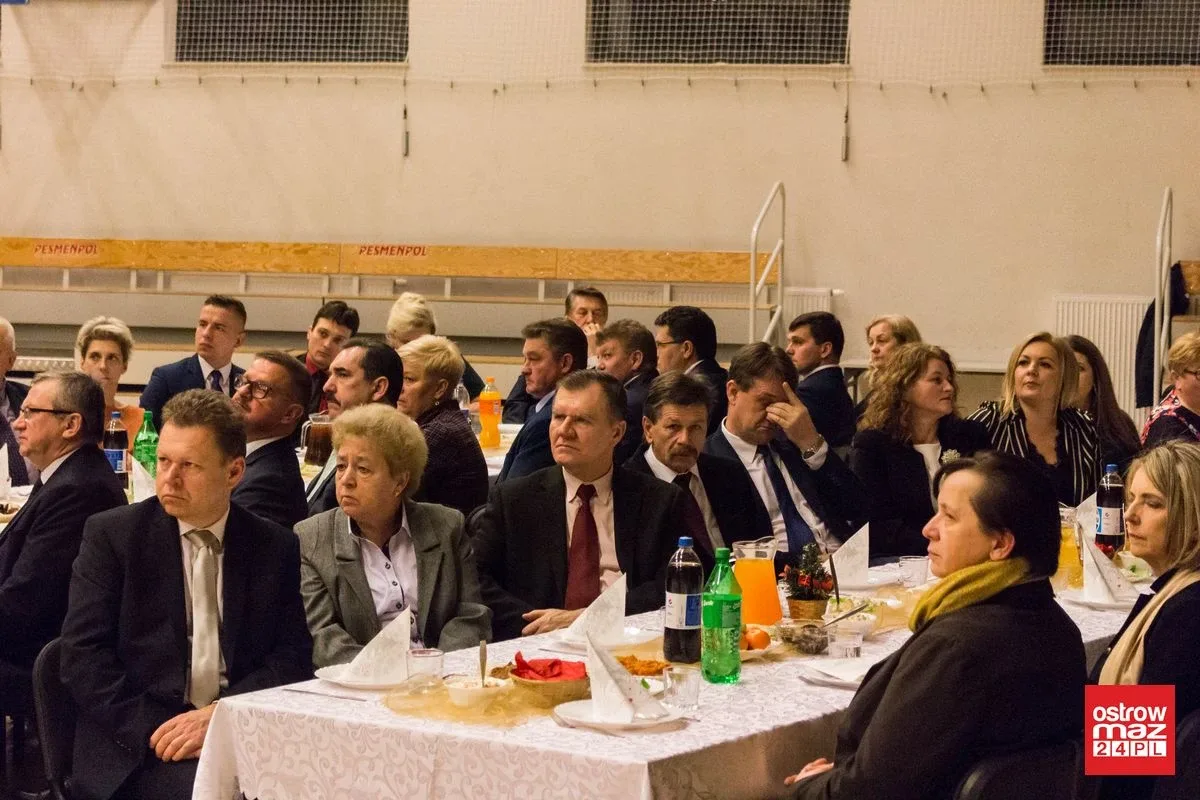 Powiatowa wigilia w Ostrowi Mazowieckiej (zdjęcia, wideo)
