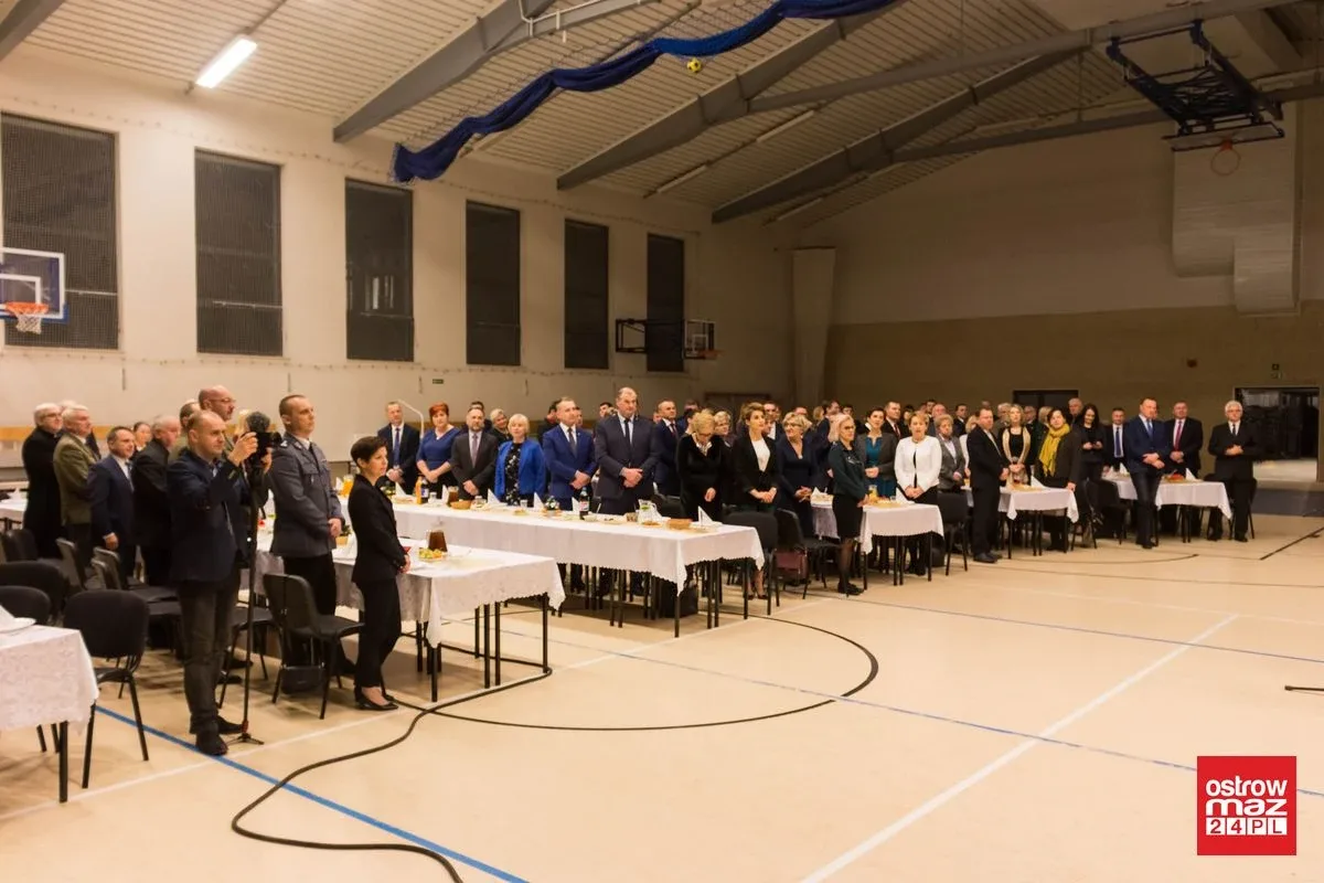 Powiatowa wigilia w Ostrowi Mazowieckiej (zdjęcia, wideo)