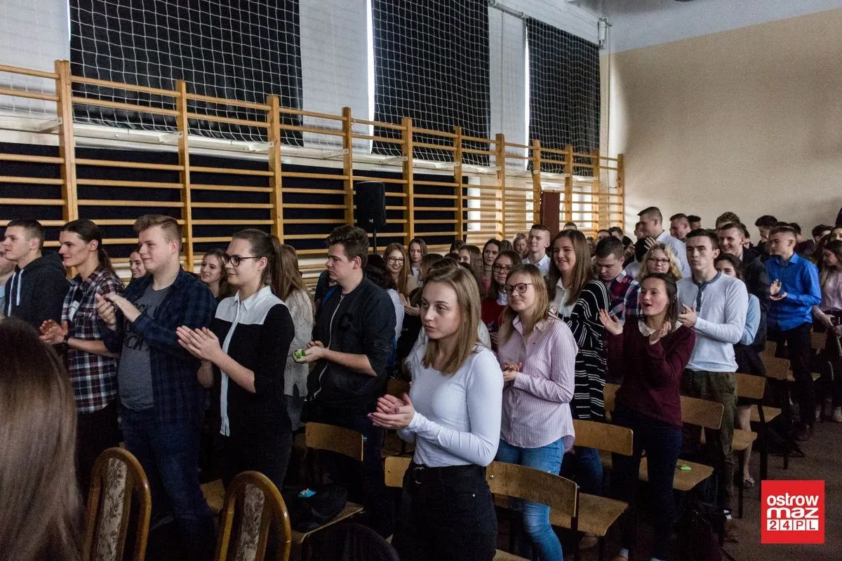 Nauczyciele uczniom. Jasełka w "Ekonomiku" (zdjęcia, wideo)