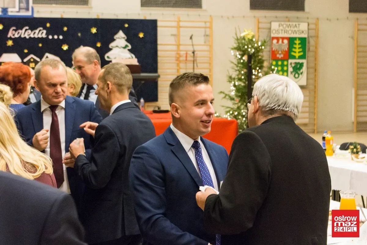 Powiatowa wigilia w Ostrowi Mazowieckiej (zdjęcia, wideo)