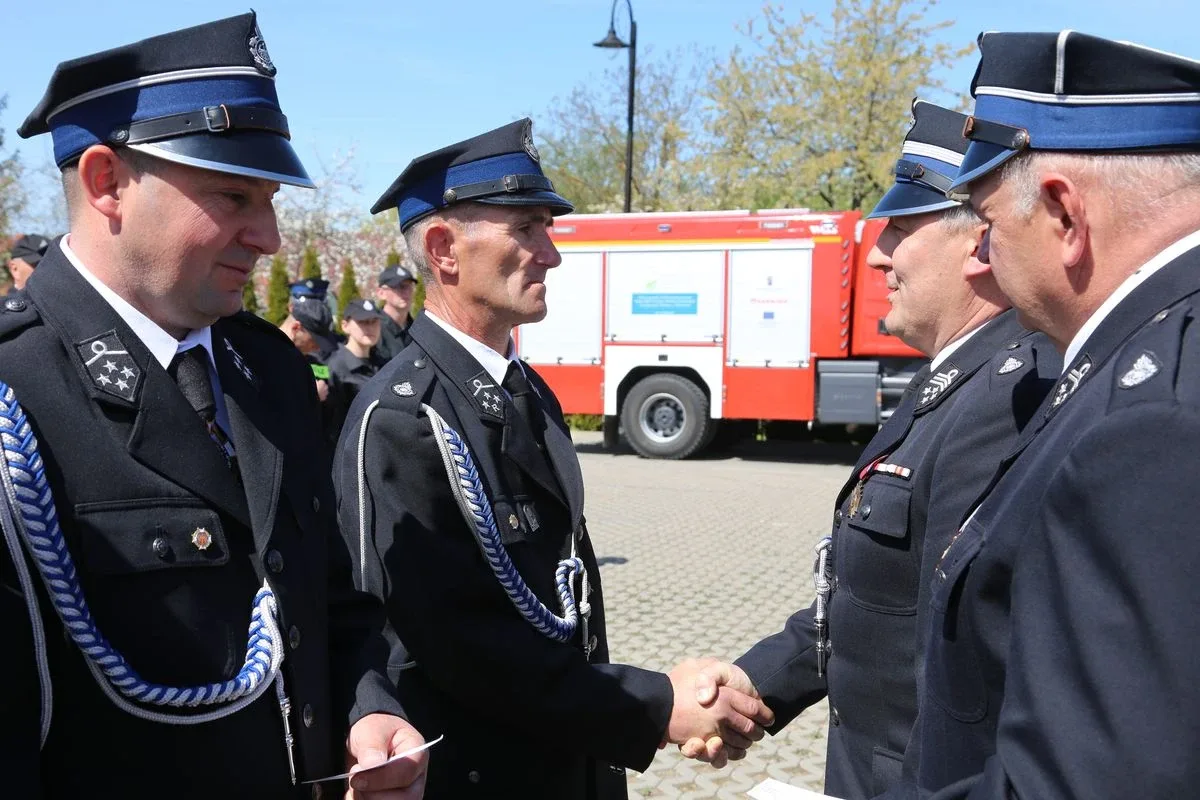 Podwójna uroczystość w Wąsewie: Święto Konstytucji 3 Maja i Dzień Strażaka. Zobaczcie zdjęcia