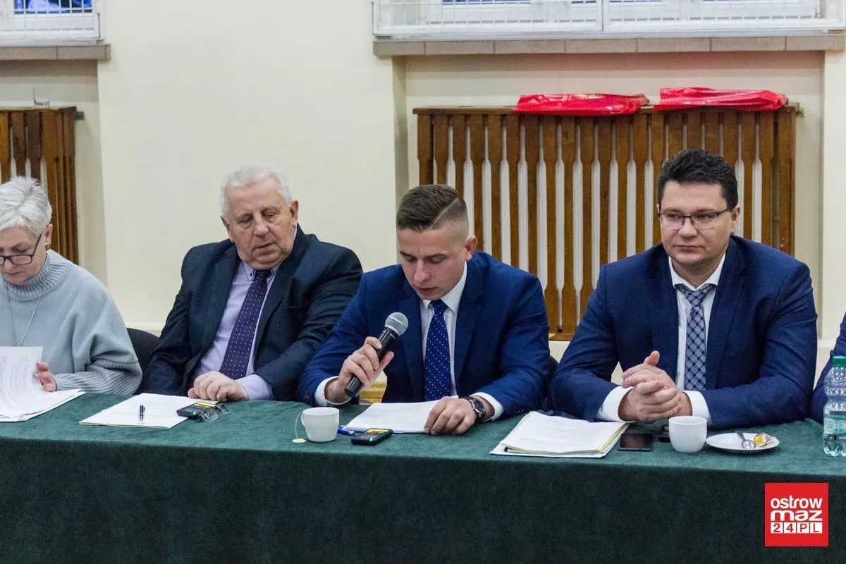 Obradowali powiatowi radni (zdjęcia, wideo)