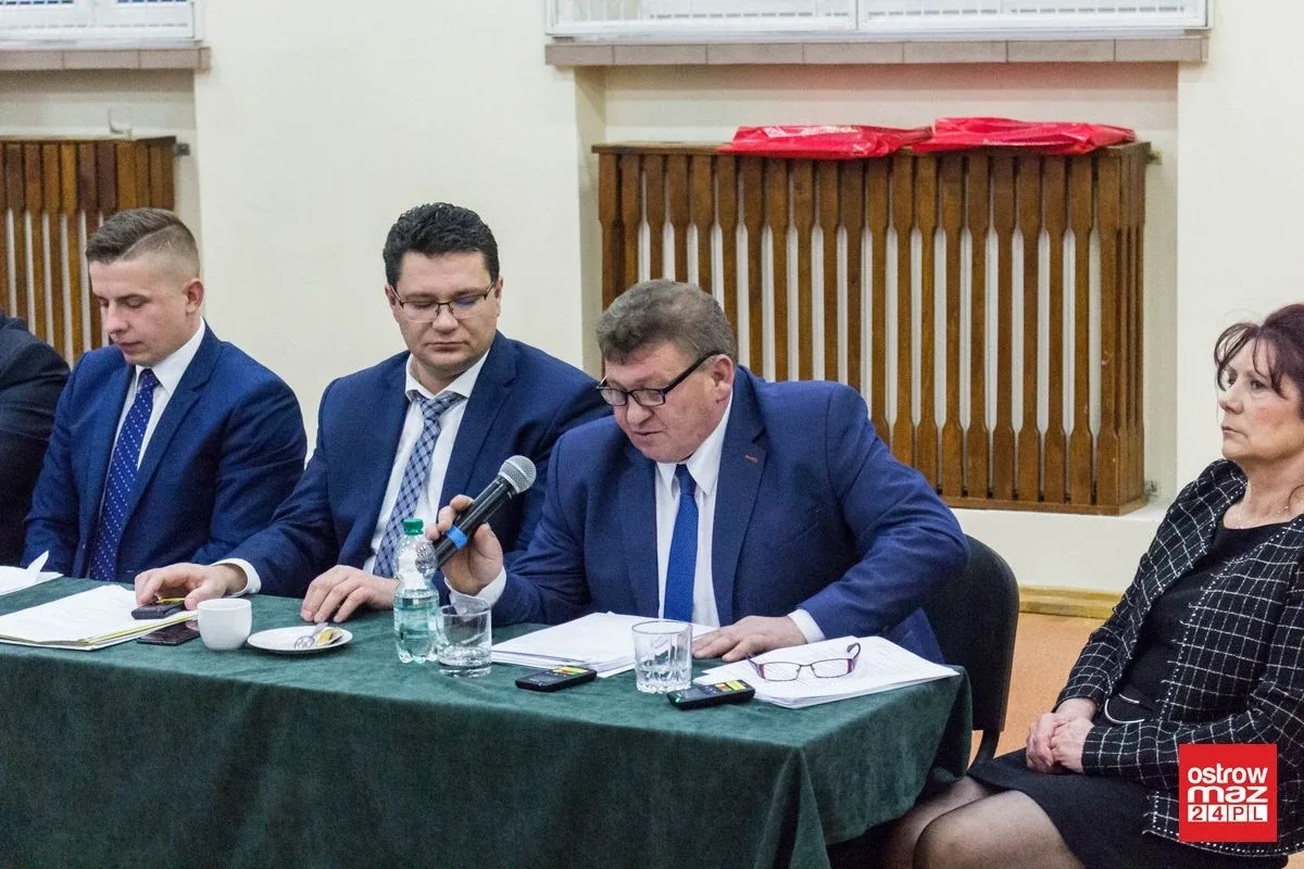 Obradowali powiatowi radni (zdjęcia, wideo)