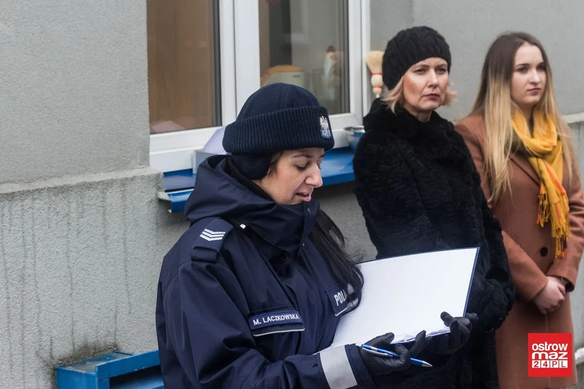 Ostrowscy policjanci z nowymi radiowozami (zdjęcia)