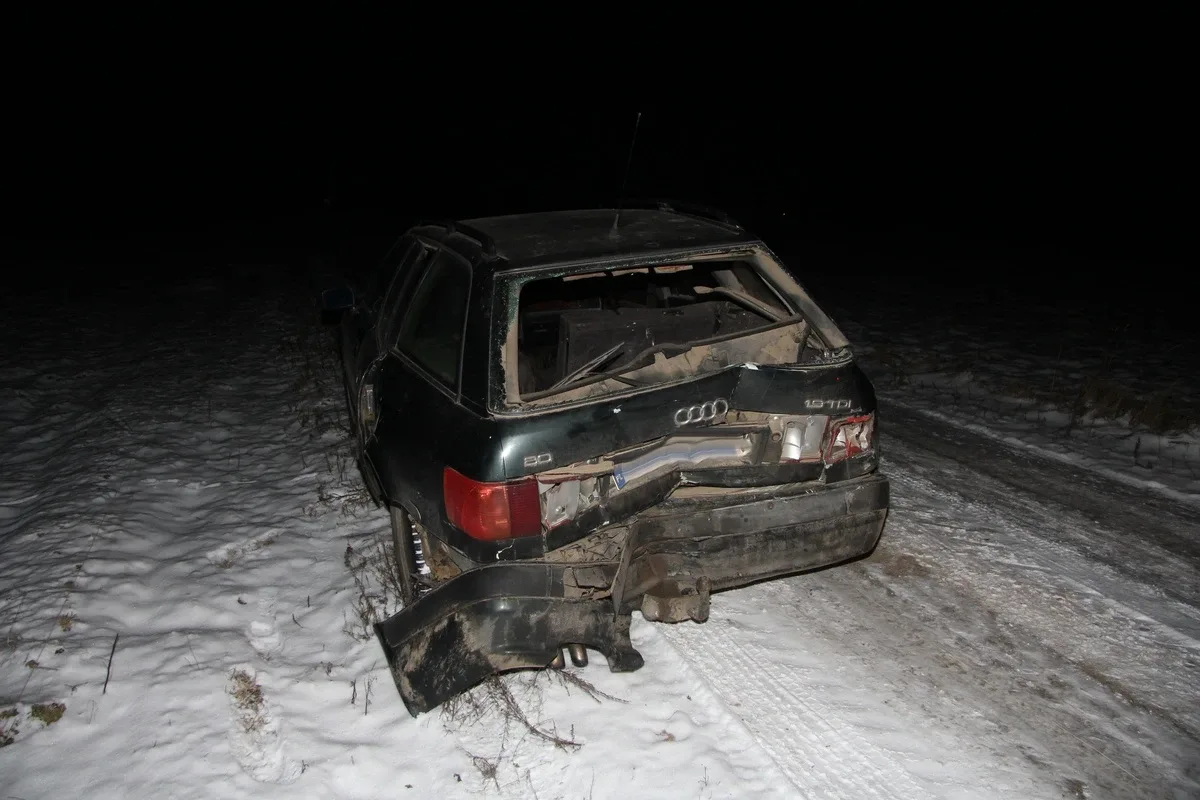 Zderzenie opla i audi w Ponikwi Dużej (zdjęcia)