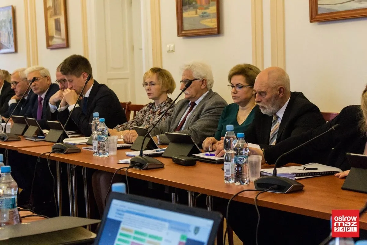 W czasie ciszy nocnej alkoholu nie kupisz (zdjęcia)