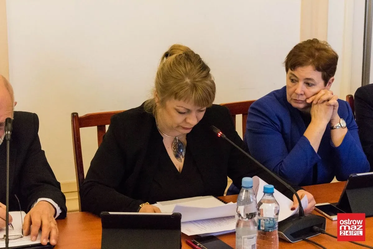 W czasie ciszy nocnej alkoholu nie kupisz (zdjęcia)