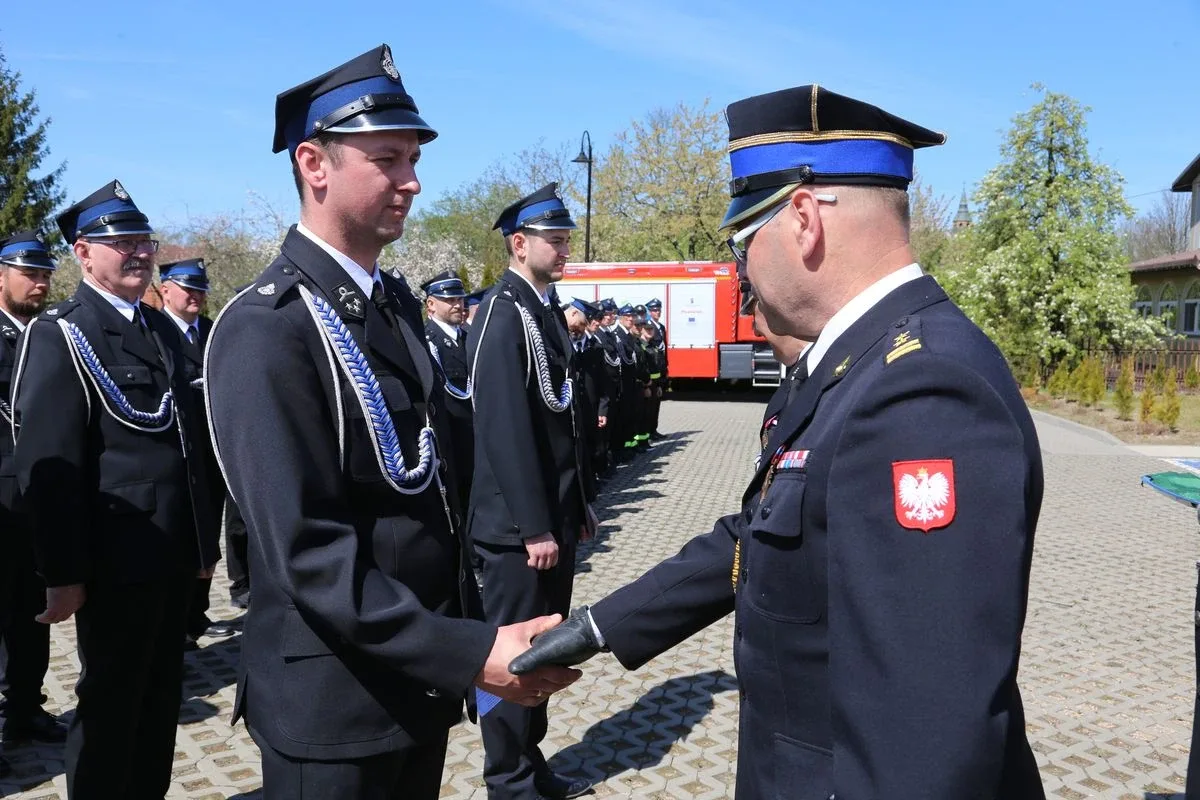 Podwójna uroczystość w Wąsewie: Święto Konstytucji 3 Maja i Dzień Strażaka. Zobaczcie zdjęcia