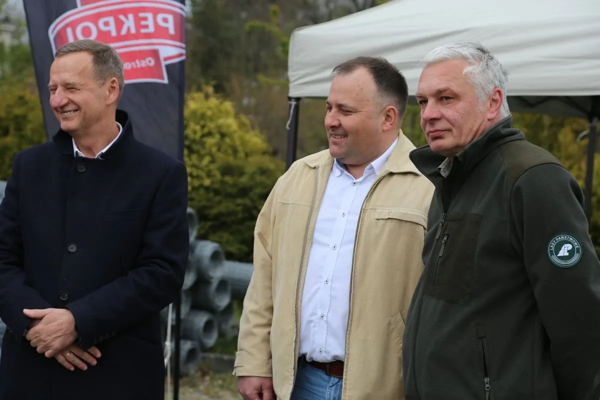 Przynieśli surowce wtórne, dostali rośliny. Nasza akcja: Piknik na zielono w Ostrowi Mazowieckiej. Zdjęcia, wideo