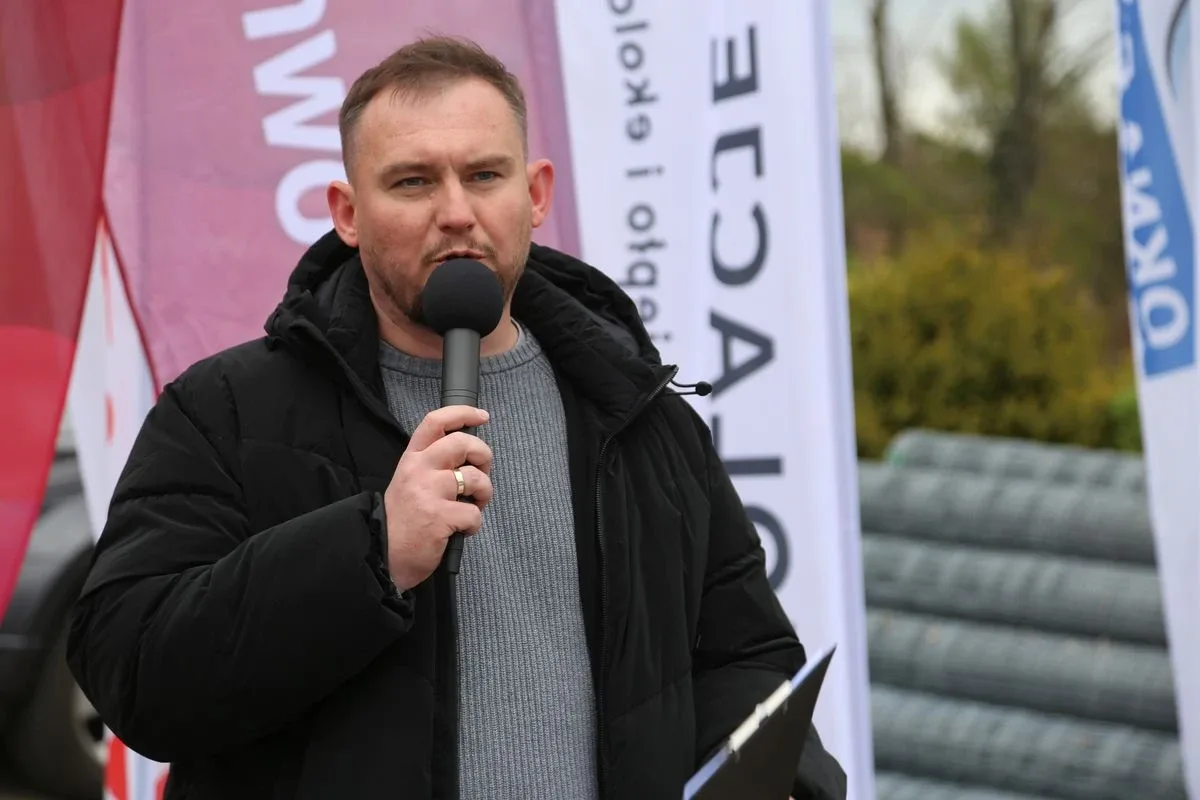 Przynieśli surowce wtórne, dostali rośliny. Nasza akcja: Piknik na zielono w Ostrowi Mazowieckiej. Zdjęcia, wideo