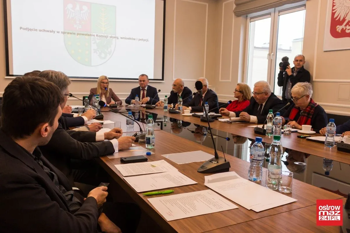 W powiecie wybrano składy komisji stałych rady (zdjęcia, wideo)