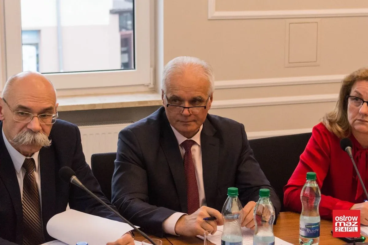 W powiecie wybrano składy komisji stałych rady (zdjęcia, wideo)