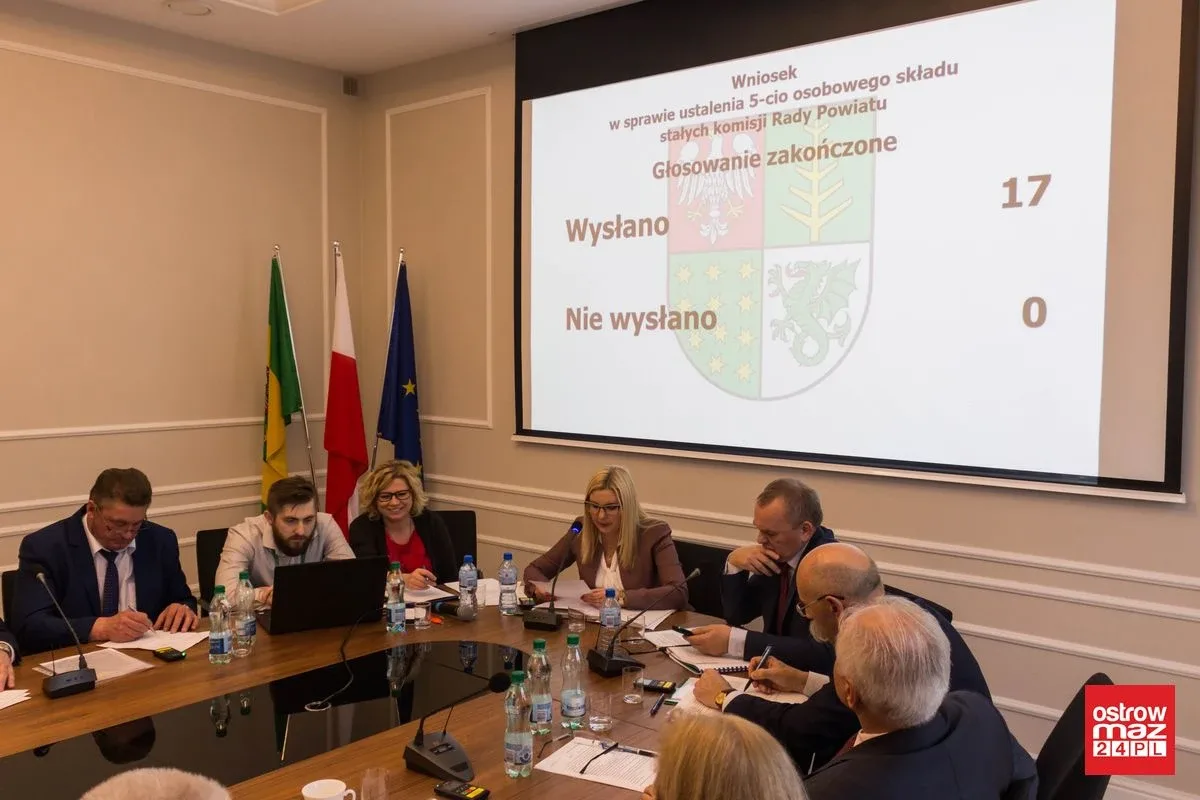 W powiecie wybrano składy komisji stałych rady (zdjęcia, wideo)