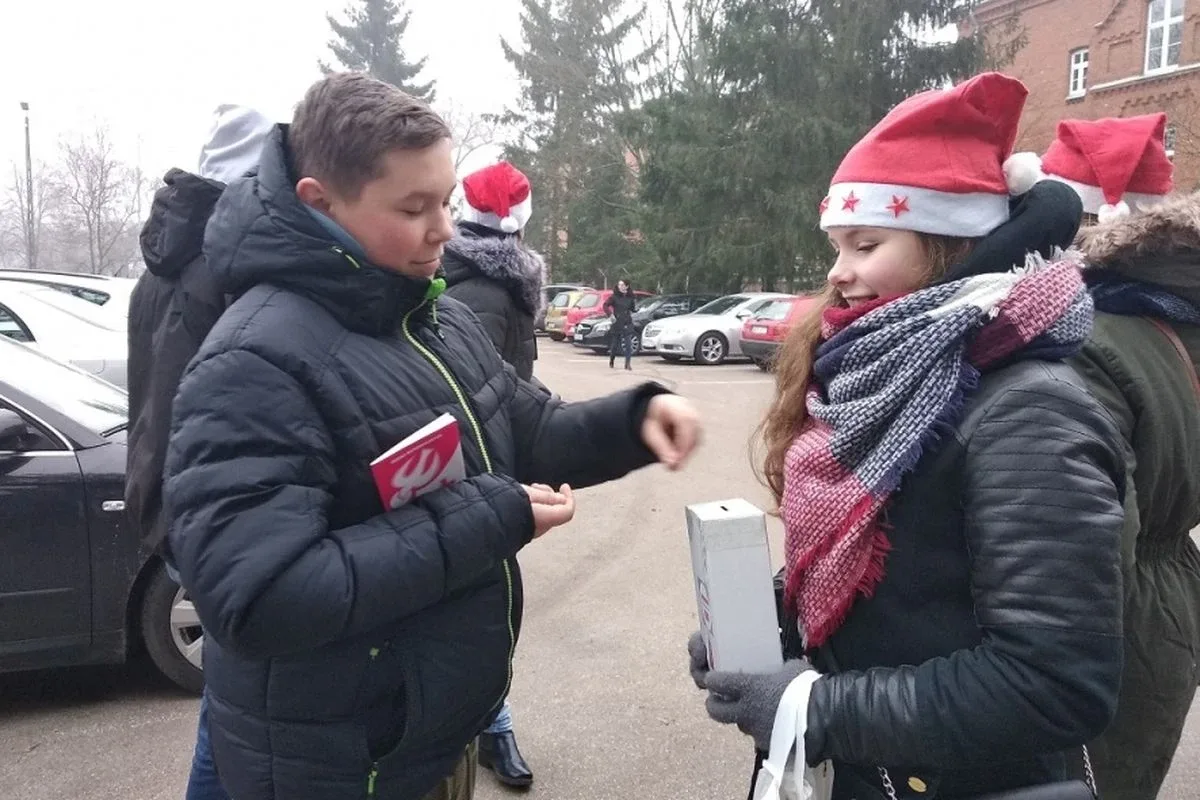 Zbierali pieniądze dla Fundacji Świętego Mikołaja (zdjęcia)