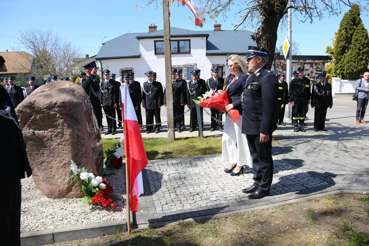 Podwójna uroczystość w Wąsewie: Święto Konstytucji 3 Maja i Dzień Strażaka. Zobaczcie zdjęcia