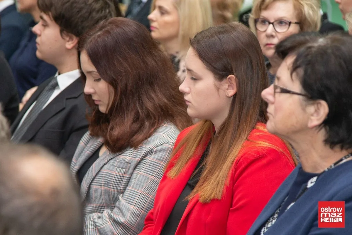 Doroczne stypendia Prezesa Rady Ministrów wręczone (zdjęcia, wideo)